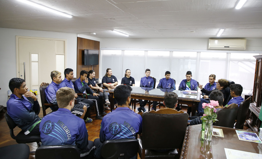 Secretaria Estadual de Educação do Paraná; Visita no gabinete da secretária Lucia Cortez. 10-10-18. Foto: Hedeson Alves