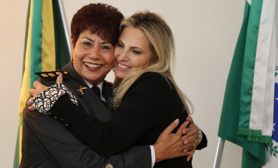 O Paraná passará a contar com mais três colégios da Polícia Militar em 2019. Nesta quinta-feira (11), a governadora Cida Borghetti assinou decreto que cria os colégios de Maringá, Cornélio Procópio e Cascavel.Curitiba, 11/10/2018Foto: Fernando Ogura / ANPr