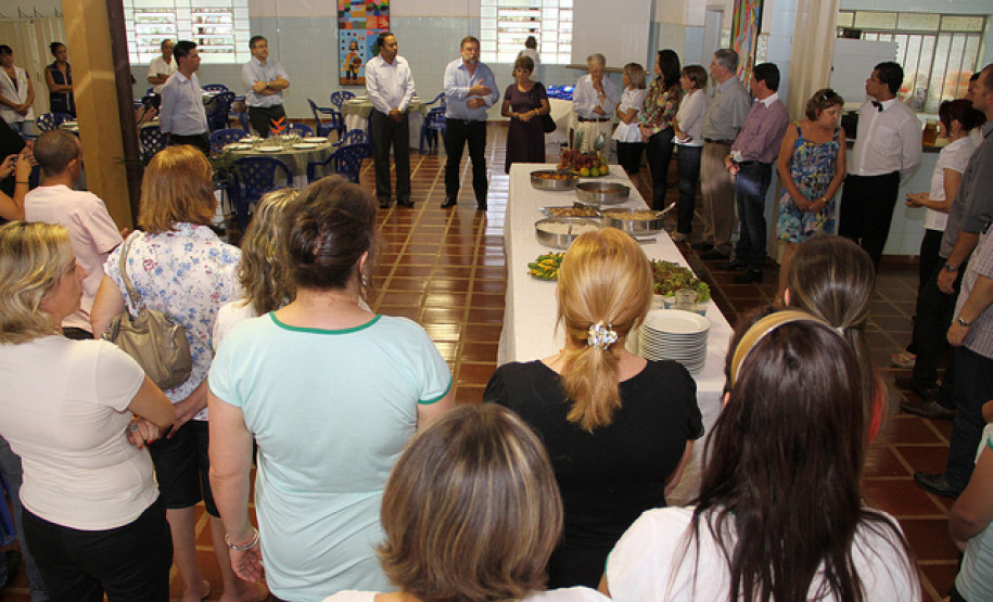 O secretário participou de um almoço com a comunidade escolar da Associação de Pais e Amigos dos Excepcionais (APAE) e...
