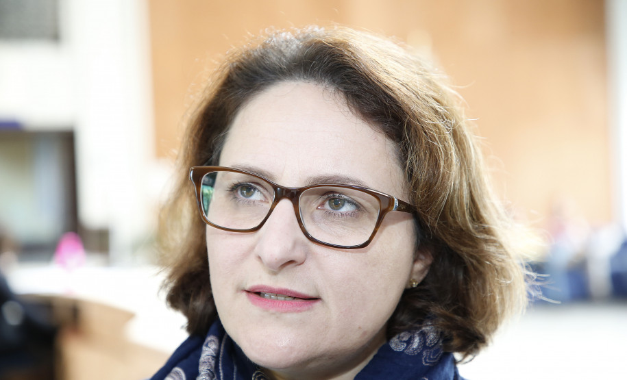 Secretaria Estadual de Educação do Paraná; II Simpósio de Neurociencias Aplicada e Educação Especial no auditório da FAculdade Bagozzi, na foto a professora Jacqueline Bense Siqueira. 23-10-18. Foto: Hedeson Alves