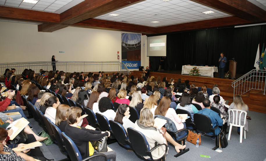 Secretaria Estadual de Educação do Paraná; II Simpósio de Neurociencias Aplicada e Educação Especial no auditório da FAculdade Bagozzi. 23-10-18. Foto: Hedeson Alves