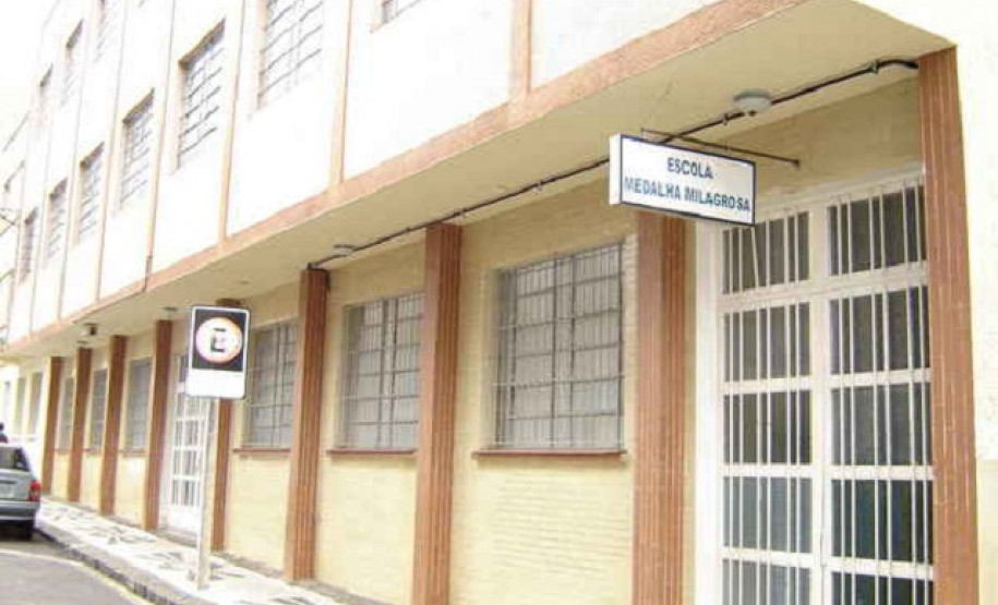 Escola Estadual Medalha Milagrosa, de Ponta Grossa.