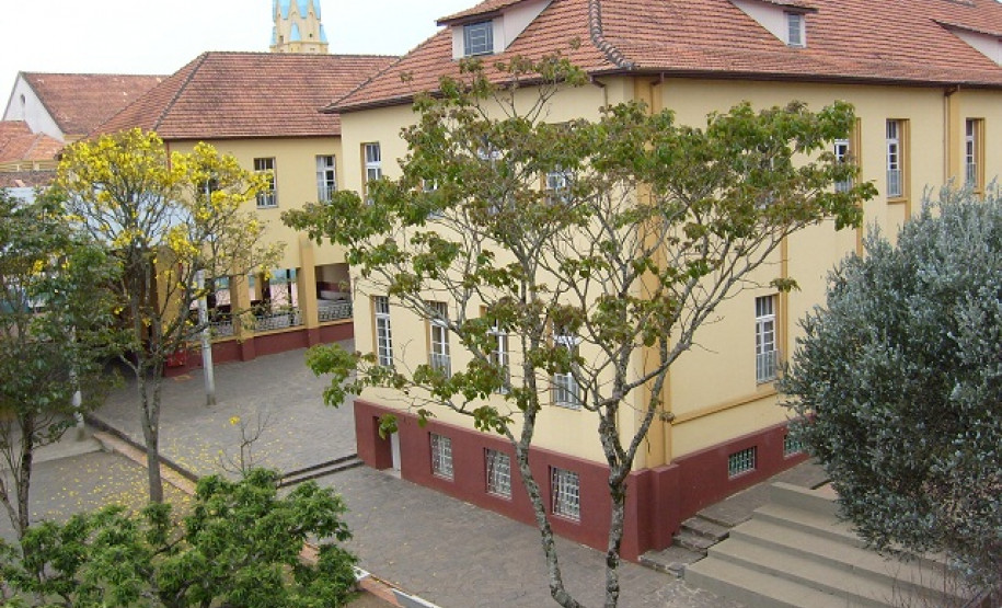 Escola Estadual Nossa Senhora das Graças, de Irati.