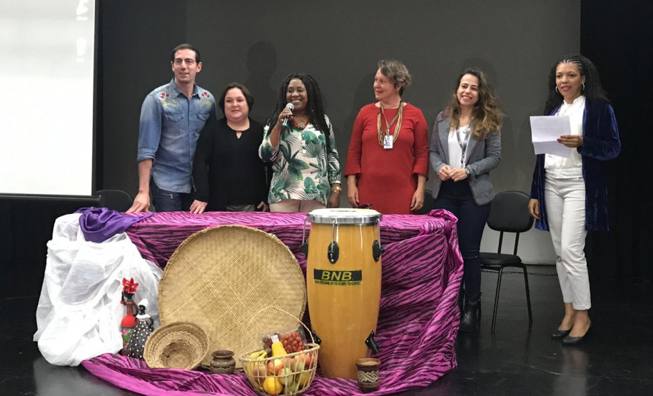 Encontro promovido pela Secretaria da Educação marca o início das atividades relacionadas ao mês da Consciência Negra.