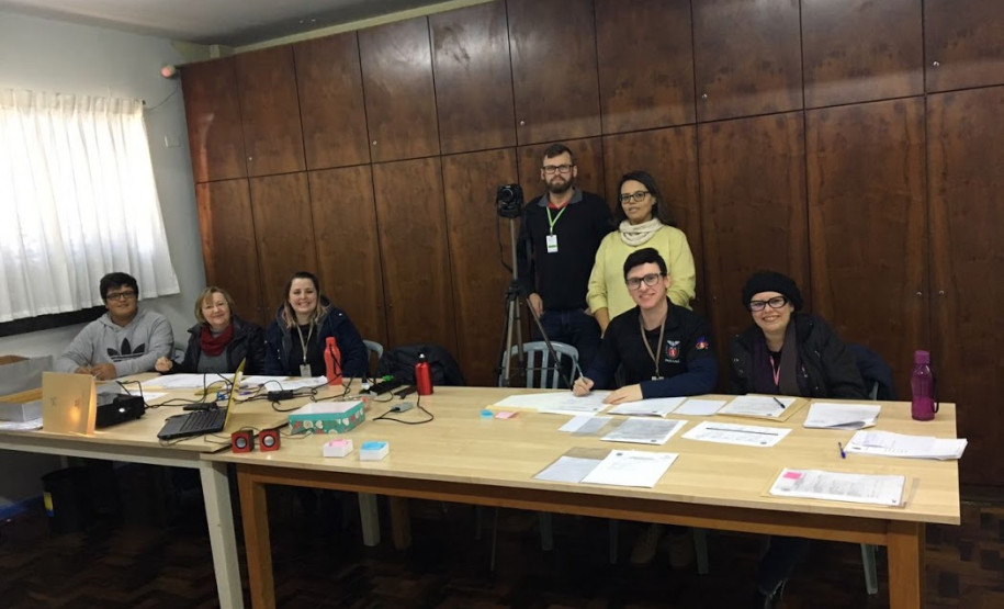 Os centros são espaços dedicados à capacitação de profissionais da área, como tradutores e intérpretes de Língua Brasileira de Sinais (Libras) e professores bilíngues surdos e ouvintes.