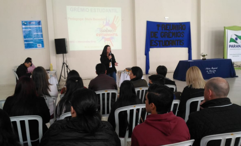 NRE realiza encontro de Grêmios Estudantis em Wenceslau Braz Estudantes participaram de palestras e elaboraram plano de ações para o próximo ano letivo.