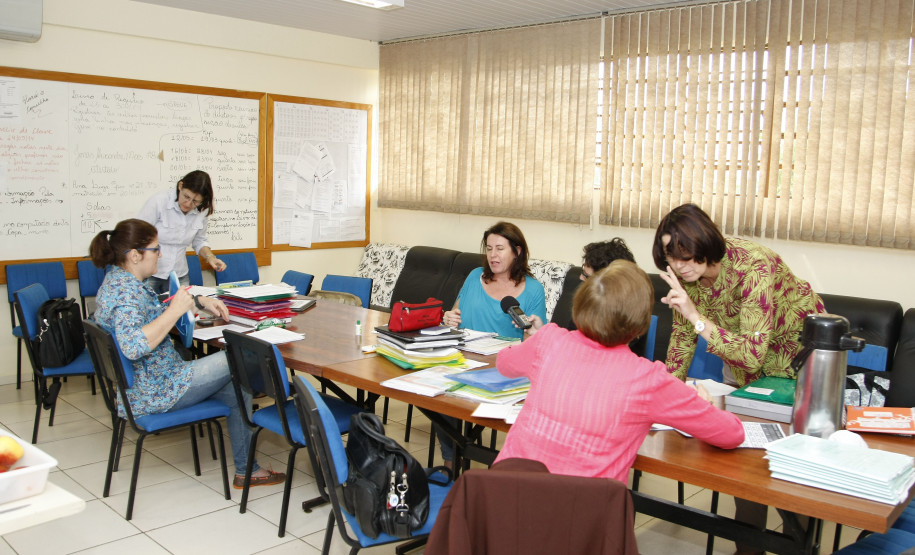 Proposta permite que professores da rede estadual escolham o melhor horário e local para as nove horas de planejamento das aulas e avaliações e estudos. Foto: Hedeson Alves