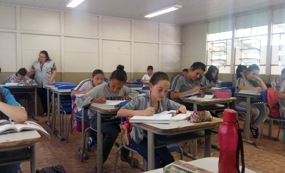 Dos 215 casos de evasão registrados pela escola nesse ano, 213 já foram resolvidos.