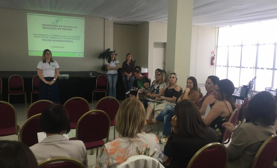 Documento será a referência para a reorganização dos currículos no Paraná acrescentando o contexto paranaense às definições da Base Nacional Comum Curricular.