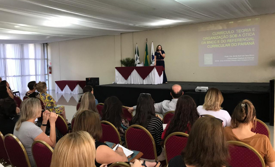 Documento será a referência para a reorganização dos currículos no Paraná acrescentando o contexto paranaense às definições da Base Nacional Comum Curricular.