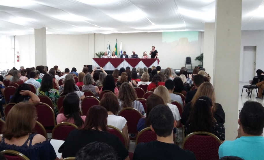 Documento será a referência para a reorganização dos currículos no Paraná acrescentando o contexto paranaense às definições da Base Nacional Comum Curricular.