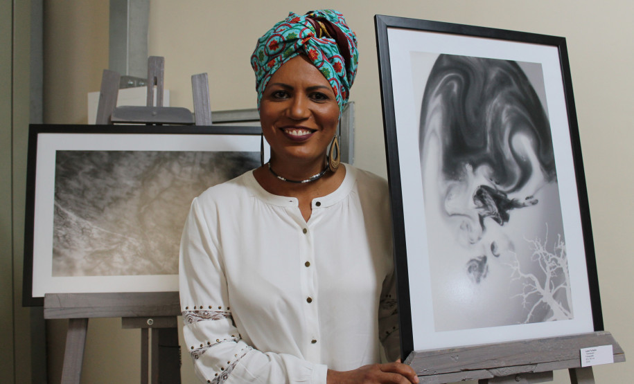 A Secretaria de Estado da Educação inaugurou nesta sexta-feira (23) a exposição Ero Ere Mulheres Artistas. A coletânea, que conta com 23 trabalhos distribuídos pela sede da Secretaria, em Curitiba, ficará aberta ao público e funcionários até o dia 18 de dezembro.  -  Curitiba, 23/11/2018   -  FOto: Fernando de Jesus/SEED