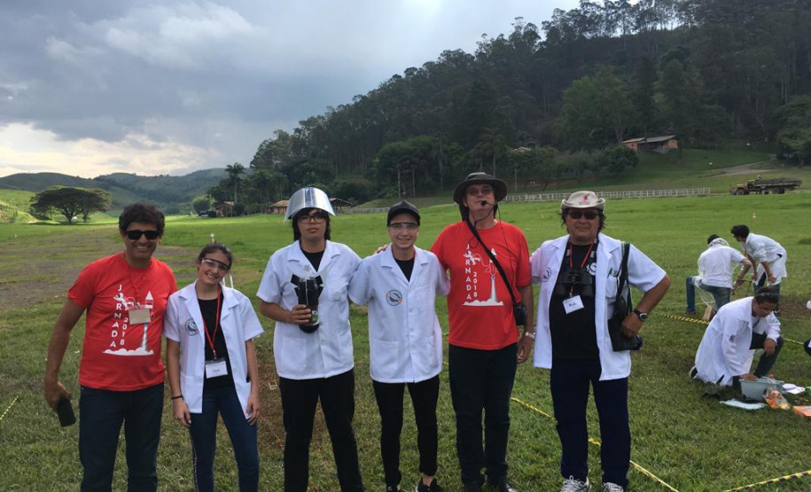 Estadual vence competição nacional de lançamento de foguetes Marca de 230 metros garantiu primeiro lugar na competição e o recorde de lançamento de foguetes no Brasil em 2018.