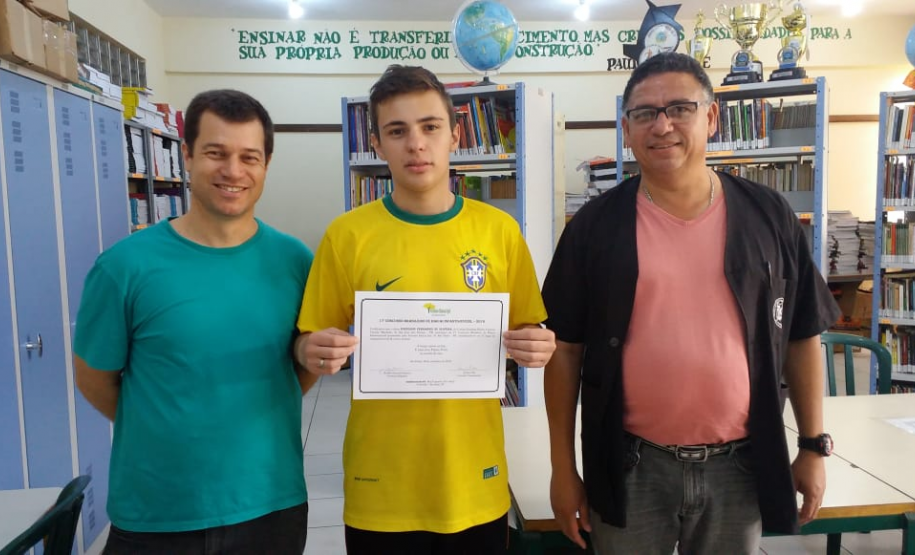 Alunos da rede estadual são destaques em competições de Haicai Participação dos alunos em concursos do literários acontece todos os anos sob a orientação do professor de Língua Portuguesa com incentivo da direção da escola.