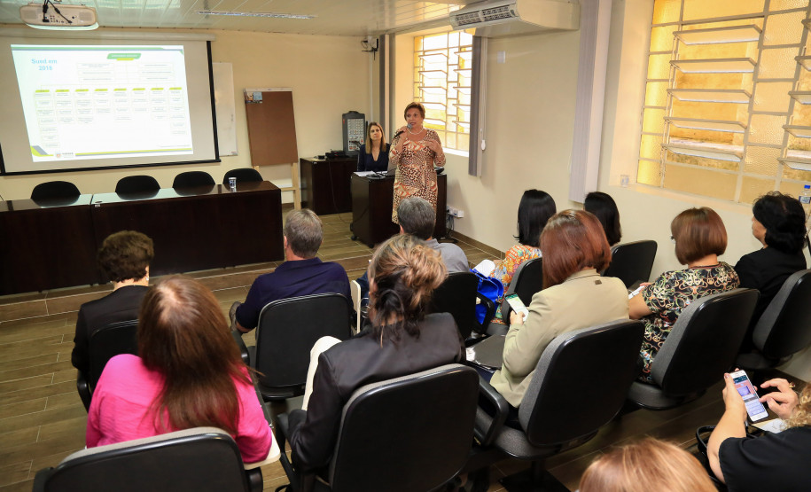 Encontros realizados periodicamente contribuem para alinhar políticas desenvolvidas pela pasta com as regionais e aproximar as demandas das escolas da administração da educação básica do Estado.