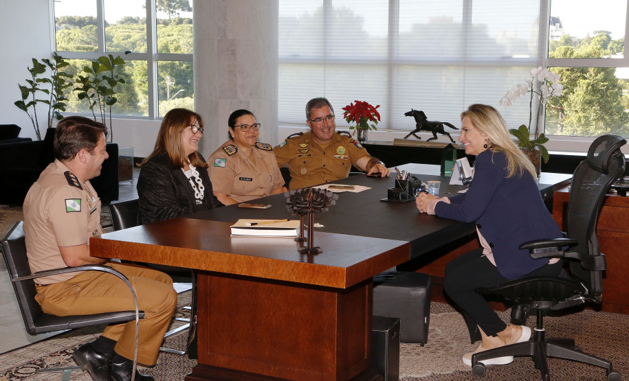 A governadora Cida Borghetti determinou nesta quarta-feira (04) um cronograma de transição para a implantação do colégio da Polícia Militar em Foz do Iguaçu. - Curtiba/Pr, 04.12.2018 - Foto Jonas Oliveira