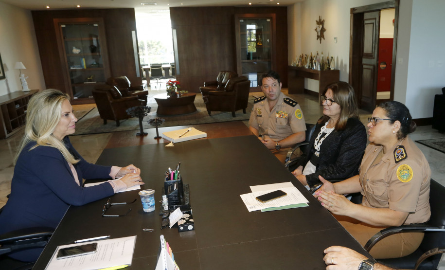 A governadora Cida Borghetti determinou nesta quarta-feira (04) um cronograma de transição para a implantação do colégio da Polícia Militar em Foz do Iguaçu. - Curtiba/Pr, 04.12.2018 - Foto Jonas Oliveira