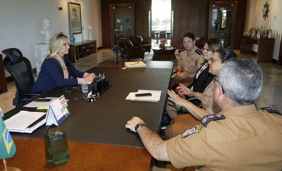 A governadora Cida Borghetti determinou nesta quarta-feira (04) um cronograma de transição para a implantação do colégio da Polícia Militar em Foz do Iguaçu. - Curtiba/Pr, 04.12.2018 - Foto Jonas Oliveira