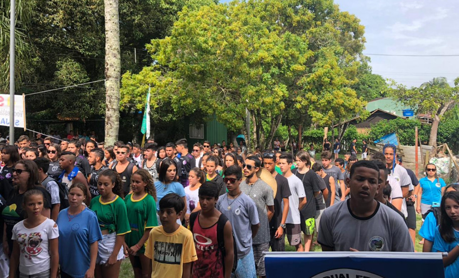 9ª edição dos Jogos InterIlhas reúne mais de 400 participantes Evento tem como objetivo promover a integração entre estudantes e comunidades das oito escolas localizadas nas ilhas do Litoral.