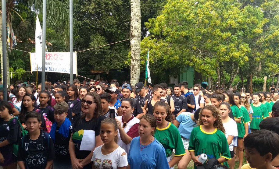 9ª edição dos Jogos InterIlhas reúne mais de 400 participantes Evento tem como objetivo promover a integração entre estudantes e comunidades das oito escolas localizadas nas ilhas do Litoral.