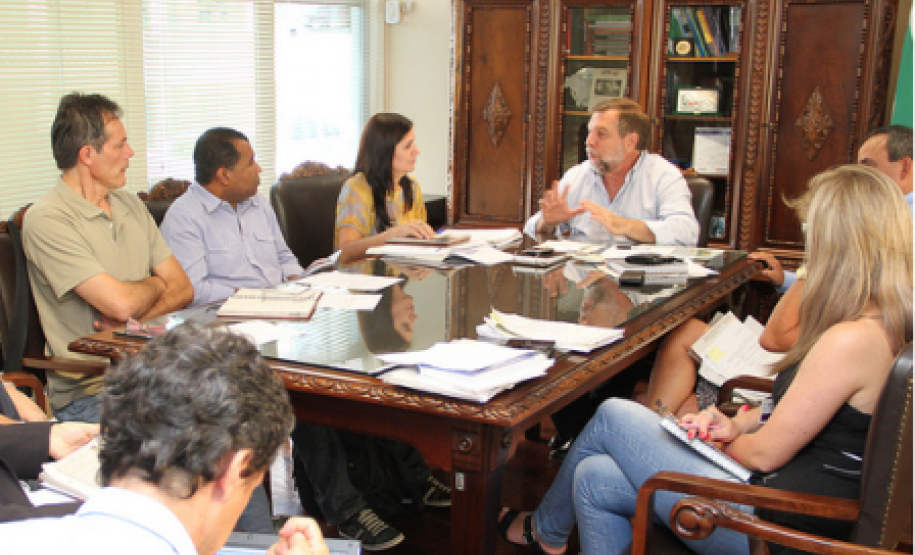 Reuniões entre SEED e sindicato acontecem com frequência e buscam entendimento sobre demandas nas condições de trabalho dos profissionais da rede estadual de ensino.