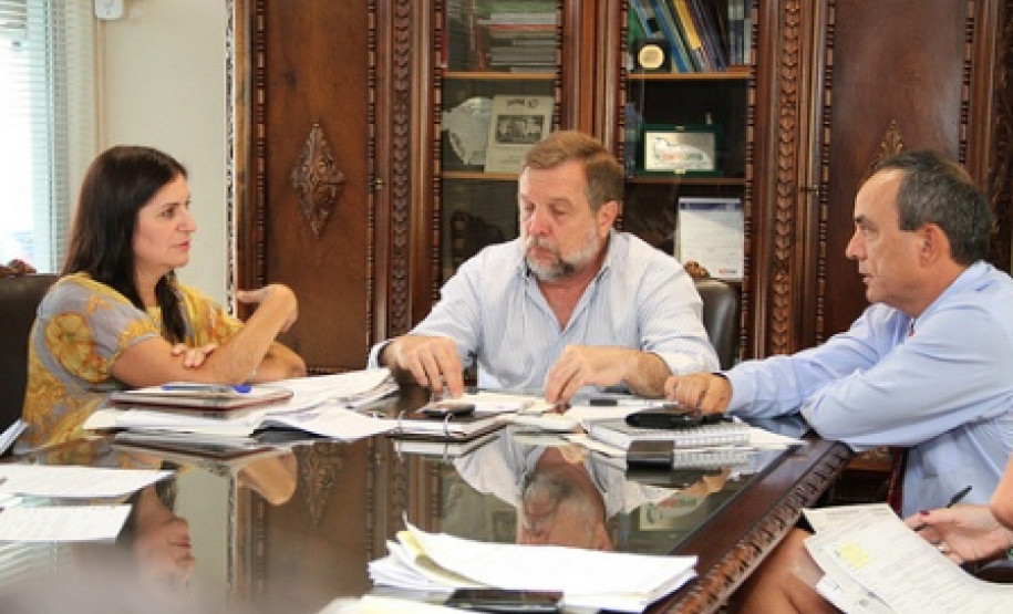 Reuniões entre SEED e sindicato acontecem com frequência e buscam entendimento sobre demandas nas condições de trabalho dos profissionais da rede estadual de ensino.