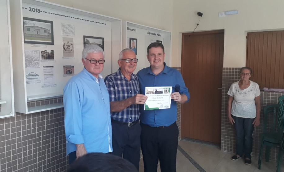 A comunidade escolar do município de Cândido de Abreu (na região Central do Estado) comemorou na última sexta-feira (14) a reinauguração do novo espaço do Colégio Estadual do Campo Agrônomo Hintz.