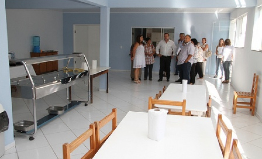 Com as visitas, o secretário se aproxima da comunidade escolar e solicita a participação de todos para a construção de uma educação pública de qualidade.