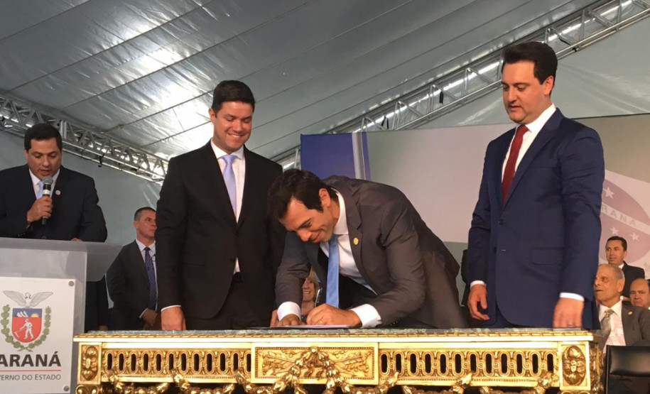 Renato Feder assume a Secretaria de Estado da Educação e Esporte O novo governador do Paraná Carlos Massa Ratinho Júnior tomou posse do cargo nesta terça-feira (01) e nomeou os novos secretários de estado.