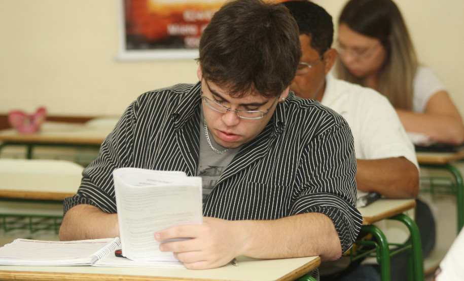 Estão abertas as matrículas para a Educação de Jovens e Adultos (EJA) da Secretaria de Estado da Educação do Paraná. Interessados devem procurar um Centro Estadual de Educação Básica para Jovens e Adultos (CEEBJA) ou escola estadual que oferte a modalidade até 18 de janeiro. Foto de arquivo.