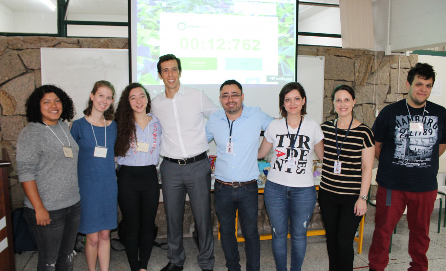 Além das oficinas ministradas pelos norte-americanos, também estão disponíveis mais de 18 cursos ministrados por universitários brasileiros e pela equipe de professores do Seed Lab.