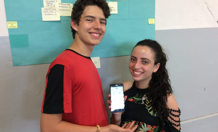 Atividade de educação empreendedora e empreendedorismo é ofertada pela Secretaria de Estado da Educação e do Esporte em 64 escolas e atende aproximadamente 5,8 mil alunos do Ensino Fundamental e Médio.