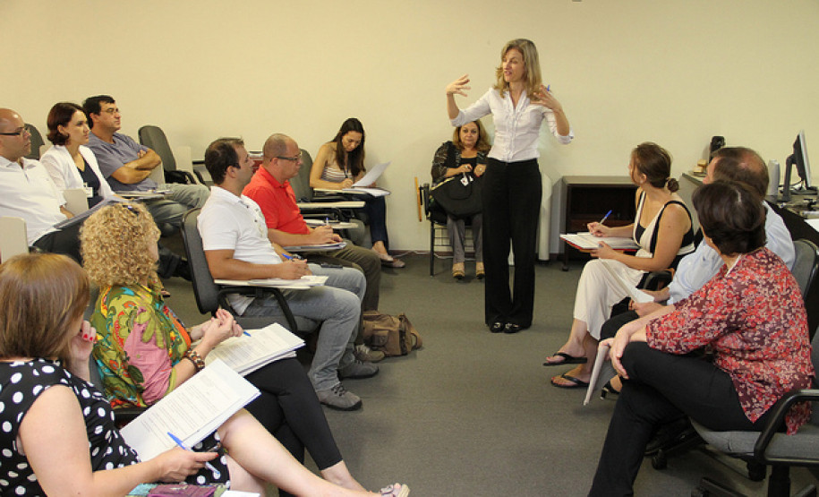 A representante do Ministério da Educação (MEC), Alvana Boff, destacou que o Paraná tem avançado na articulação da educação básica com o ensino superior.