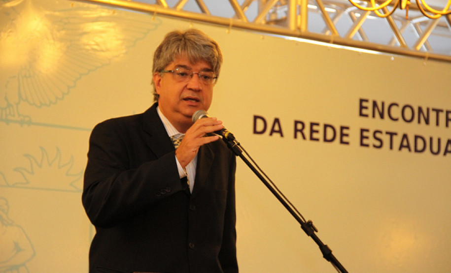 Superintendente do Desenvolvimento Educacional Jaime Sunye Neto.