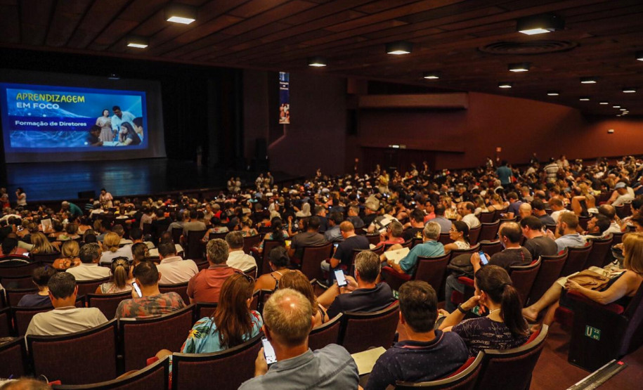 Formação dos gestores faz parte de uma série de novidades que a Secretaria da Educação está implementando antes do início do ano letivo, que começa no dia 14 de fevereiro.