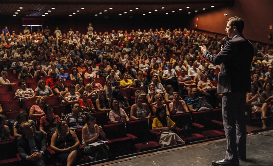 Formação dos gestores faz parte de uma série de novidades que a Secretaria da Educação está implementando antes do início do ano letivo, que começa no dia 14 de fevereiro.