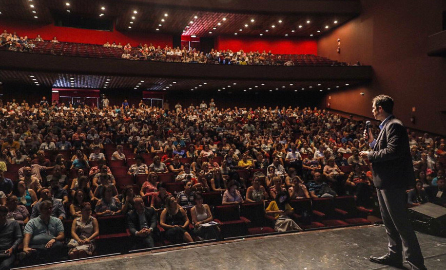 Formação dos gestores faz parte de uma série de novidades que a Secretaria da Educação está implementando antes do início do ano letivo, que começa no dia 14 de fevereiro.