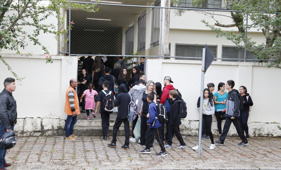 Secretaria Estadual de Educação do Paraná; Volta as aulas no Colégio Estadual Paula Gomes no bairro Santa Quitéria em Curitiba. 19-02-18. Foto: Hedeson Alves