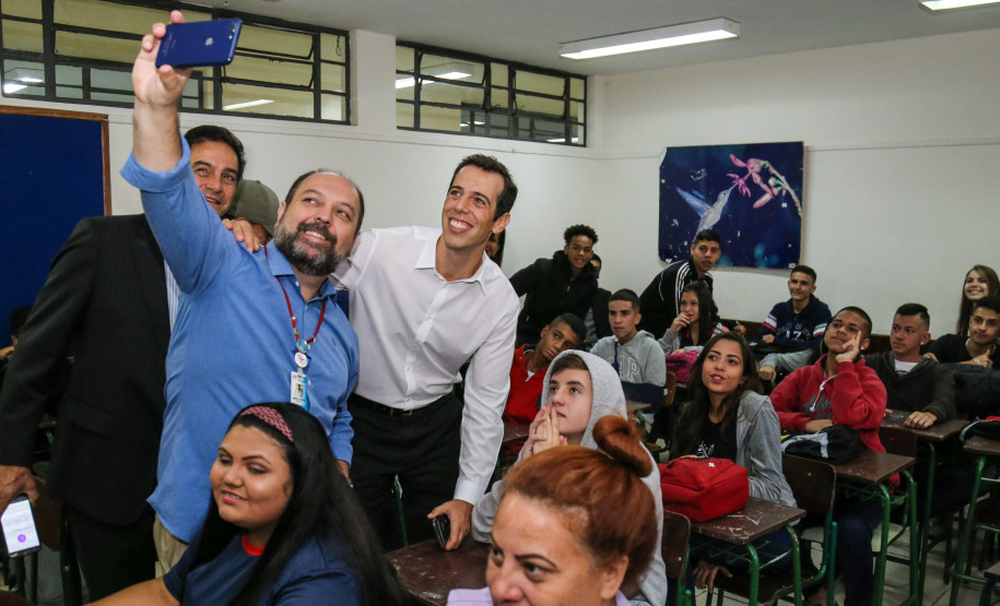 O secretário de Educação Renato Feder em visita na Escola Estadual São Cristóvão no início do ano letivo. Curitiba, 14/02/2019 -  Foto: Geraldo Bubniak/ANPr