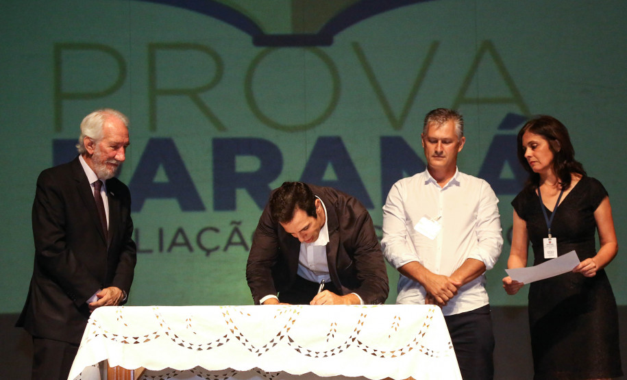 A Secretaria de Educação do Paraná realizou nesta quarta-feira (20), em Curitiba, o Seminário de Cooperação Pedagógica com Município. O evento contou com a presença do vice-governador, Darci Piana, e do secretário da Educação, Renato Feder. Participarão prefeitos de 140 municípios, secretários municipais da educação de 397 municípios. Curitiba,20/02/2019 Foto:Jaelson Lucas / ANPr