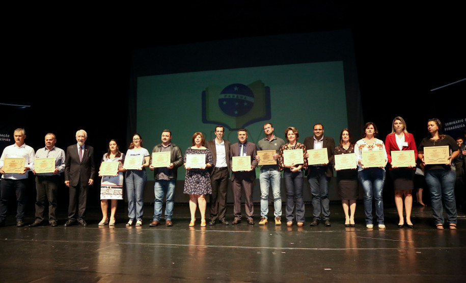 A Secretaria de Educação do Paraná realizou nesta quarta-feira (20), em Curitiba, o Seminário de Cooperação Pedagógica com Município. O evento contou com a presença do vice-governador, Darci Piana, e do secretário da Educação, Renato Feder. Participarão prefeitos de 140 municípios, secretários municipais da educação de 397 municípios. Curitiba,20/02/2019 Foto:Jaelson Lucas / ANPr