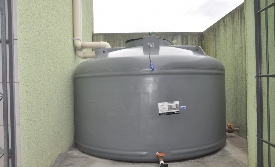 Entre os anos de 2016 e 2018, os gastos na conta de água da escola diminuiu R$ 2.478,47, uma economia de 30,57% do orçamento do Estado.