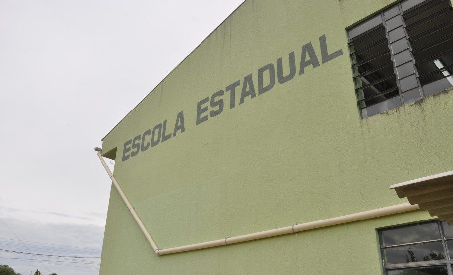 Entre os anos de 2016 e 2018, os gastos na conta de água da escola diminuiu R$ 2.478,47, uma economia de 30,57% do orçamento do Estado.