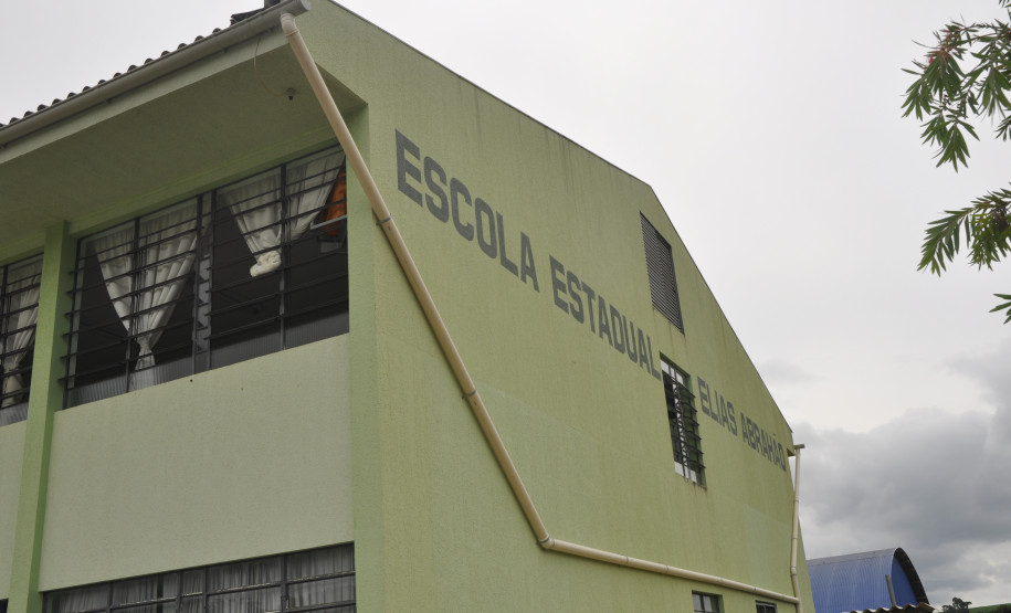 Entre os anos de 2016 e 2018, os gastos na conta de água da escola diminuiu R$ 2.478,47, uma economia de 30,57% do orçamento do Estado.