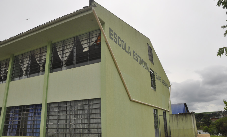 Entre os anos de 2016 e 2018, os gastos na conta de água da escola diminuiu R$ 2.478,47, uma economia de 30,57% do orçamento do Estado.