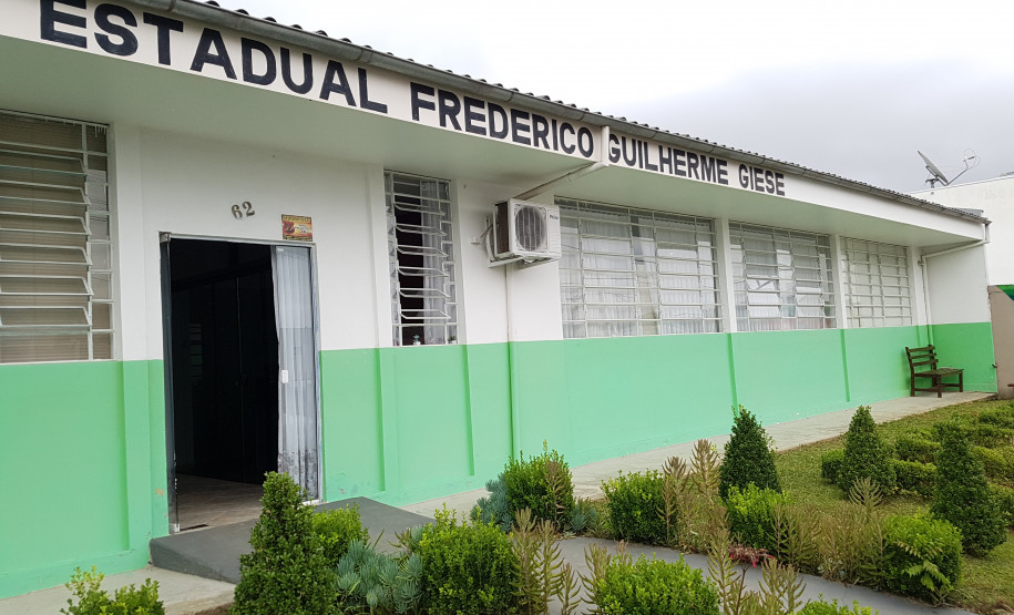 Colégio Estadual Frederico Guilherme Giese, em Piên. Foto: Arnaldo Alves/ANPr