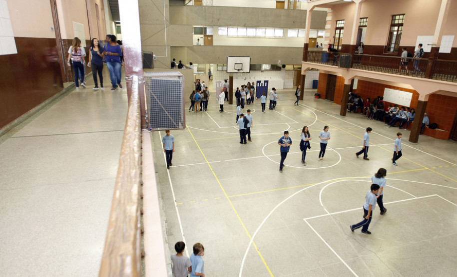 Secretaria de Estado da Educação do Paraná, Volta as aulas no Instituto de Educação do Paraná Professor Erasmo Pilotto no turno da tarde no Centro de Curitiba. 29-02-16. Foto: Hedeson Alves