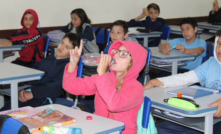 Eles assistiram nos períodos da manhã e tarde relacionadas ao conceito de Síndrome de Down e experiências vivenciadas pela bacharela em direito, Vanessa Dlugosz, mãe de um aluno com down.