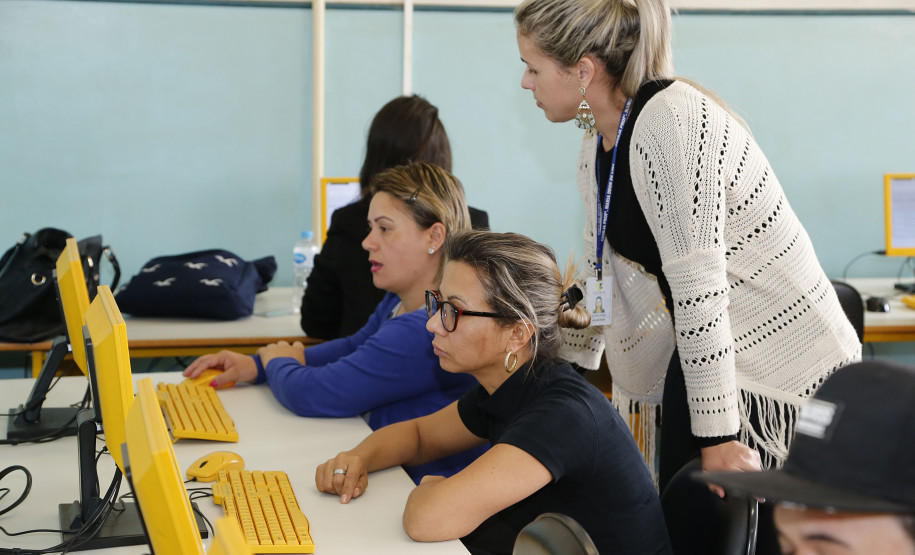 Começam nessa segunda-feira, 1º de abril, as pré-inscrições para a segunda etapa dos Exames da EJA Online, dessa vez para as disciplinas de Língua Portuguesa e Redação, Matemática, História, Geografia, Educação Física, Arte.