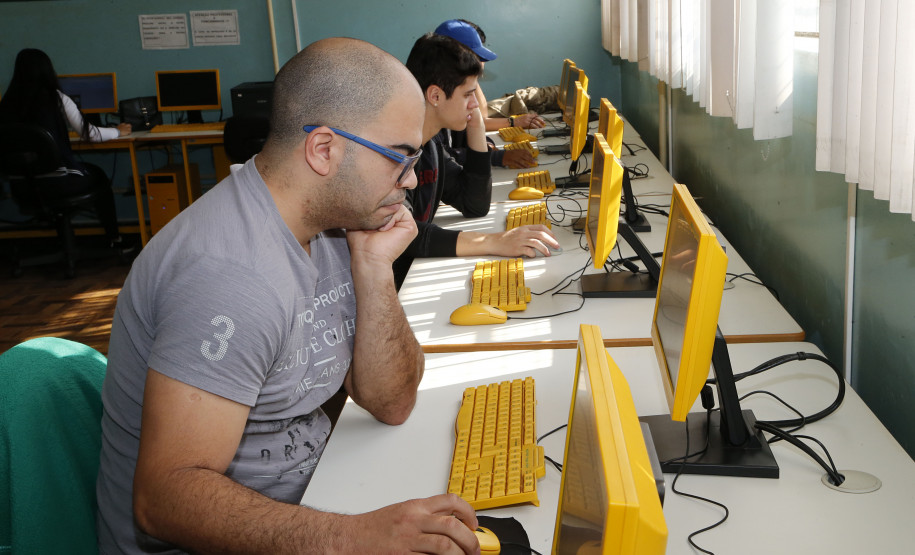 Participantes devem ir nas escolas estaduais credenciadas retirar o comprovante de inscrição o quanto antes.